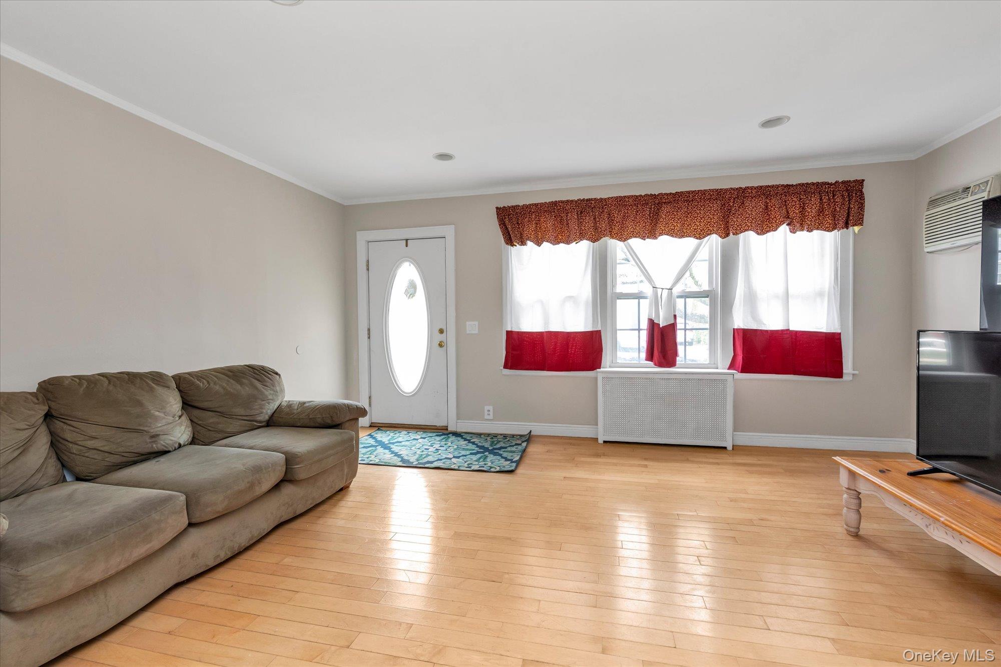 52 Syracuse Street — photo 2