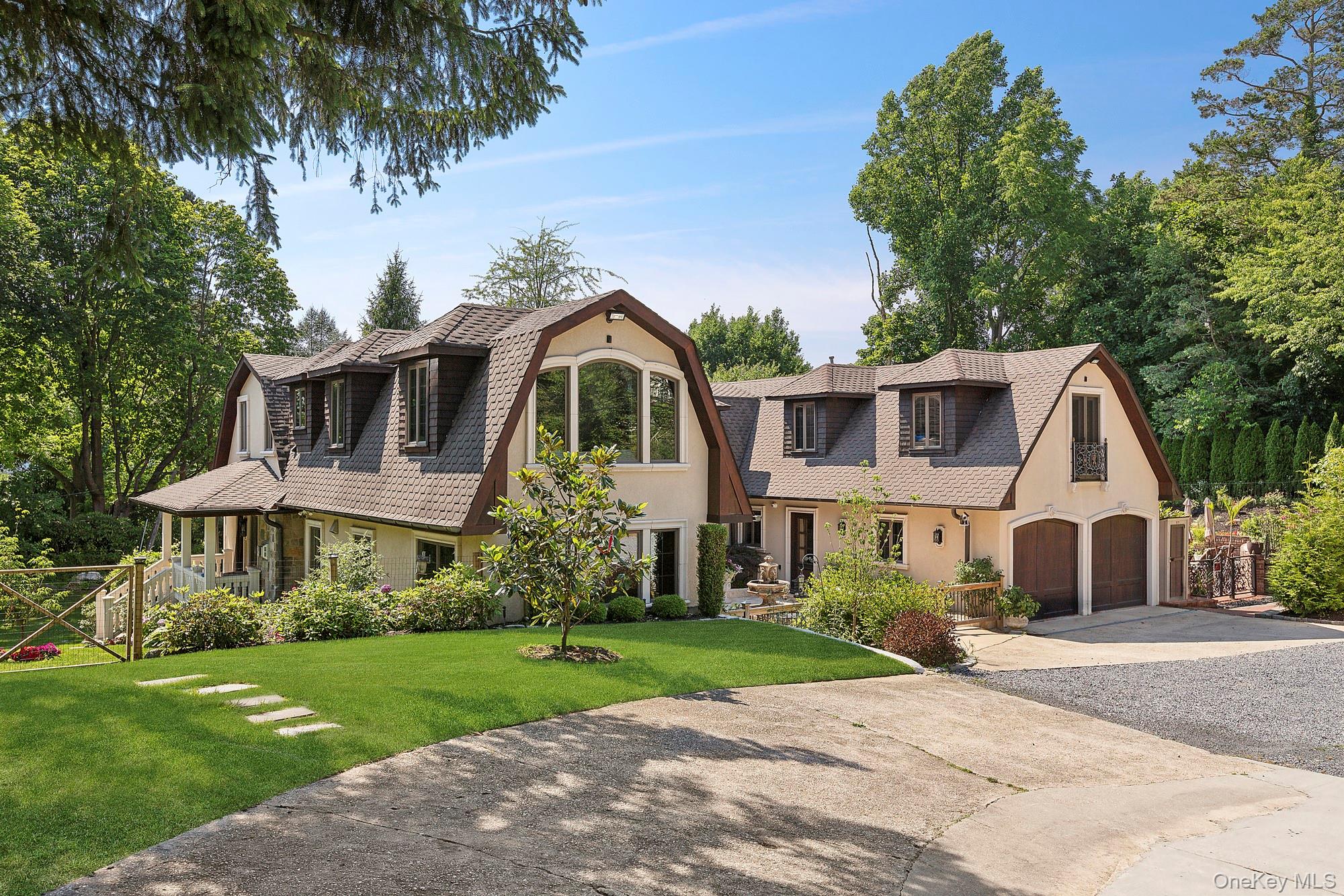 91 Crescent Beach Road, Glen Cove