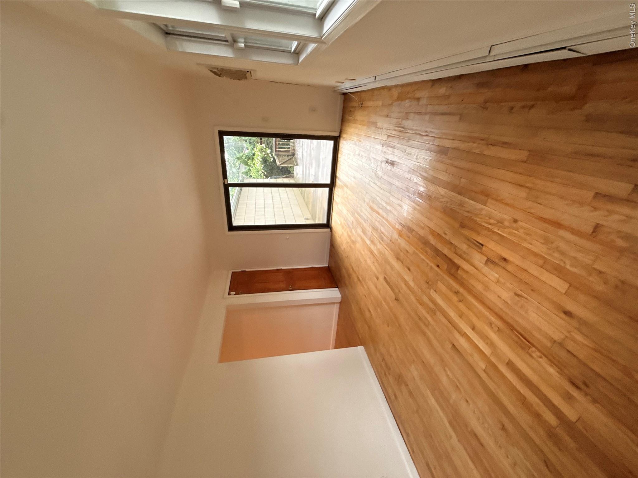 13 Hampton Avenue — photo 16