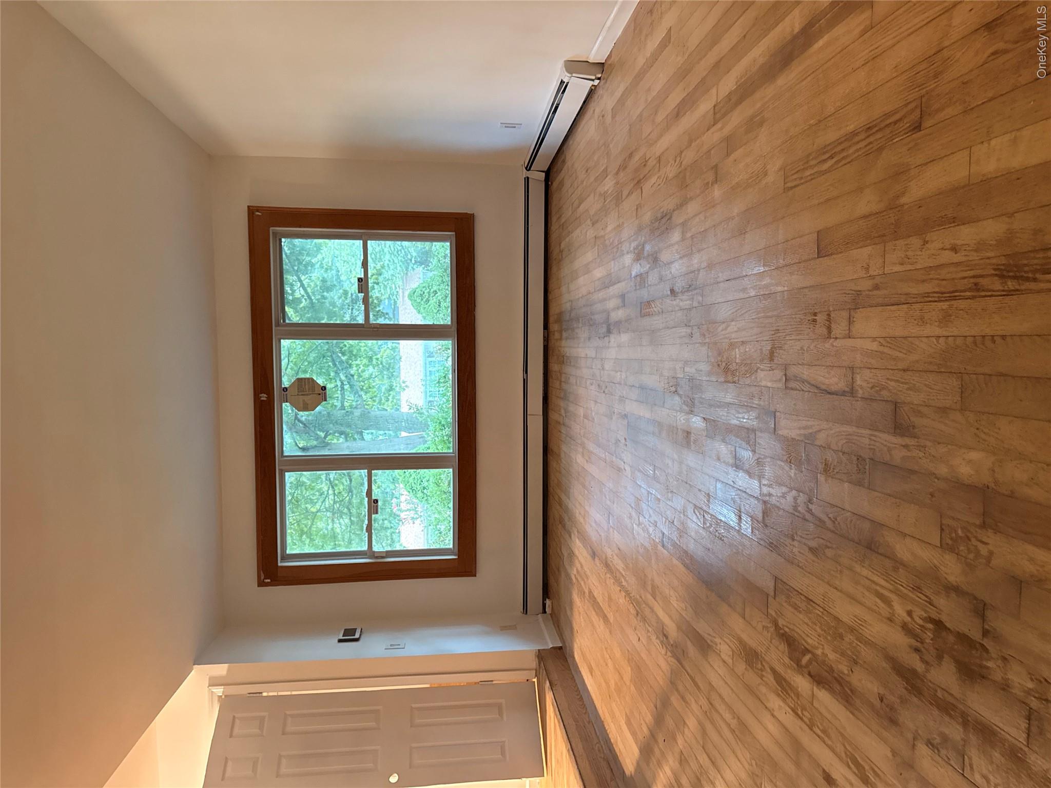 13 Hampton Avenue — photo 17