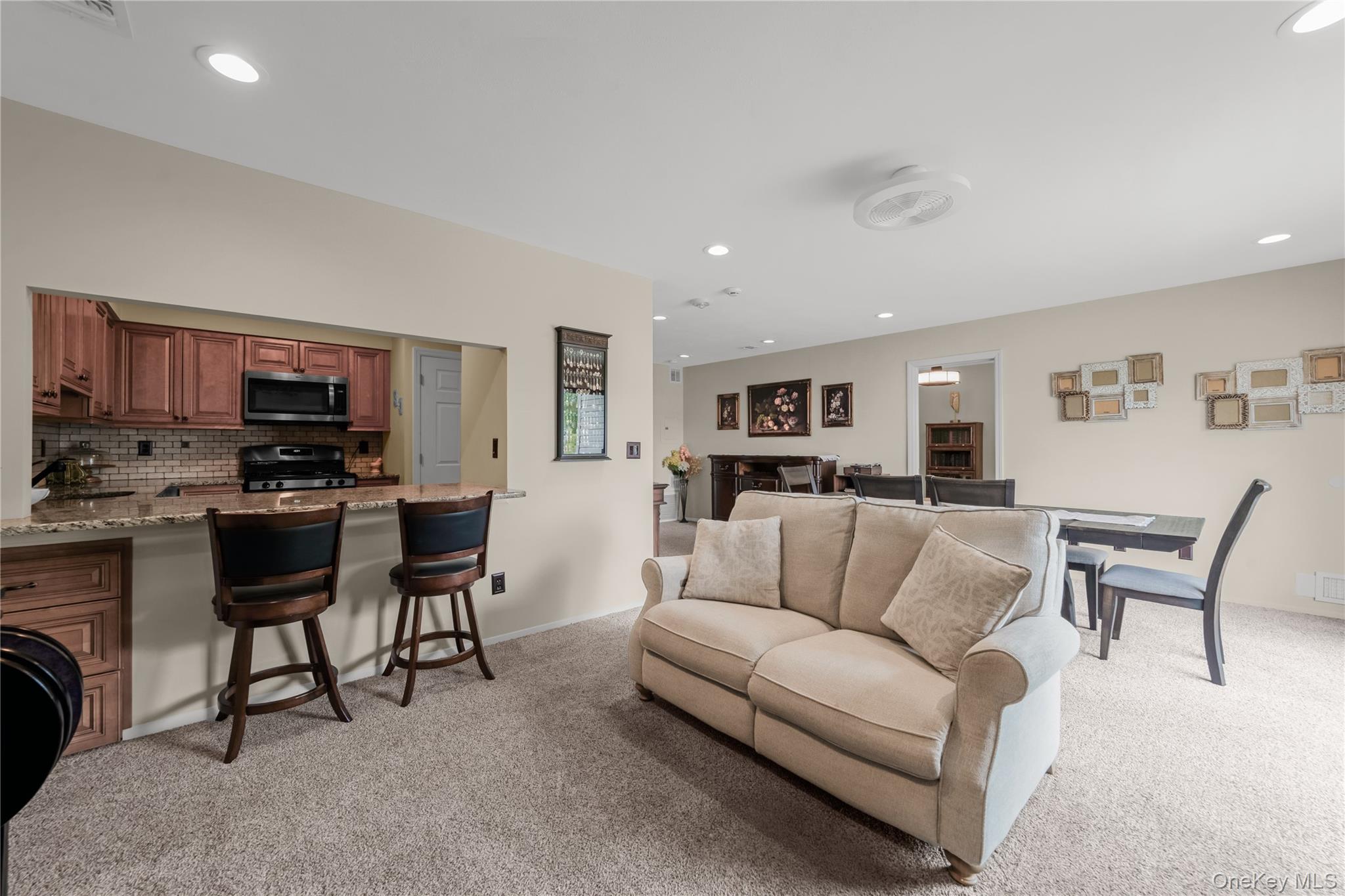 41 Cambridge Drive — photo 8
