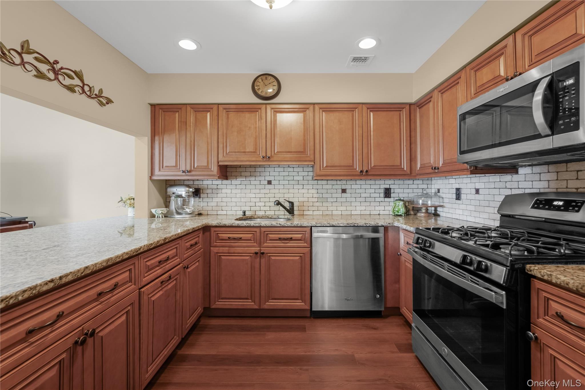 41 Cambridge Drive — photo 10