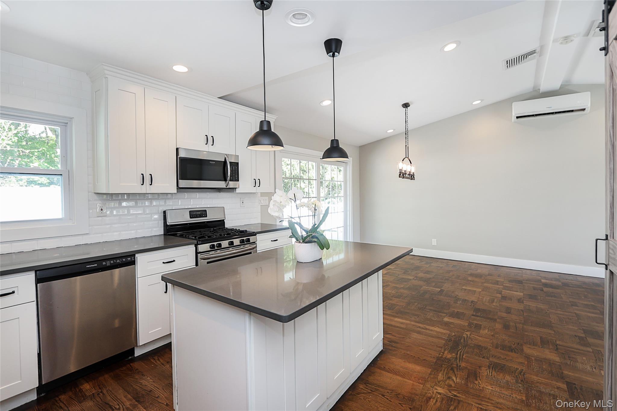 5 Mapletree Lane — photo 12