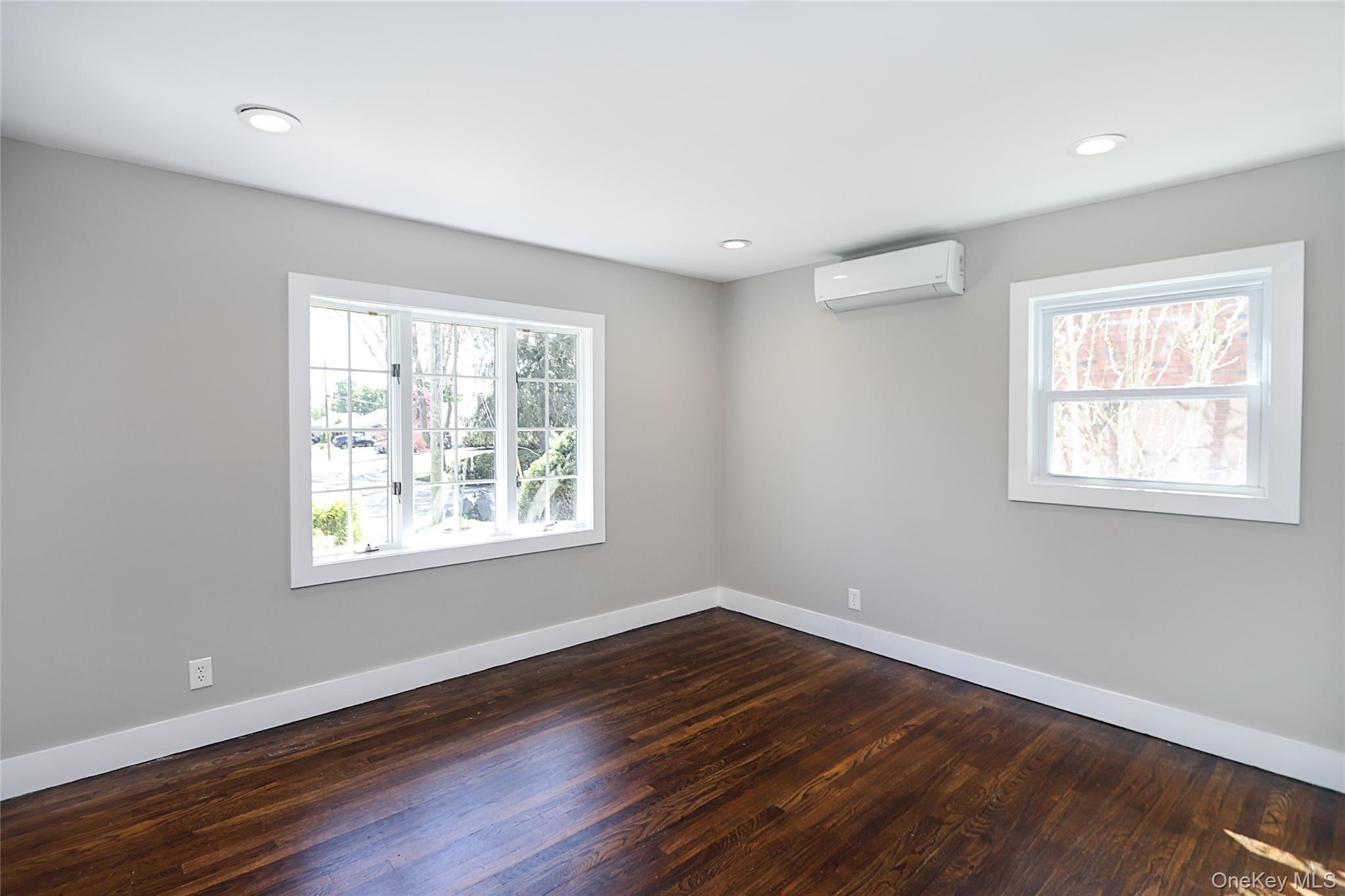 5 Mapletree Lane — photo 13