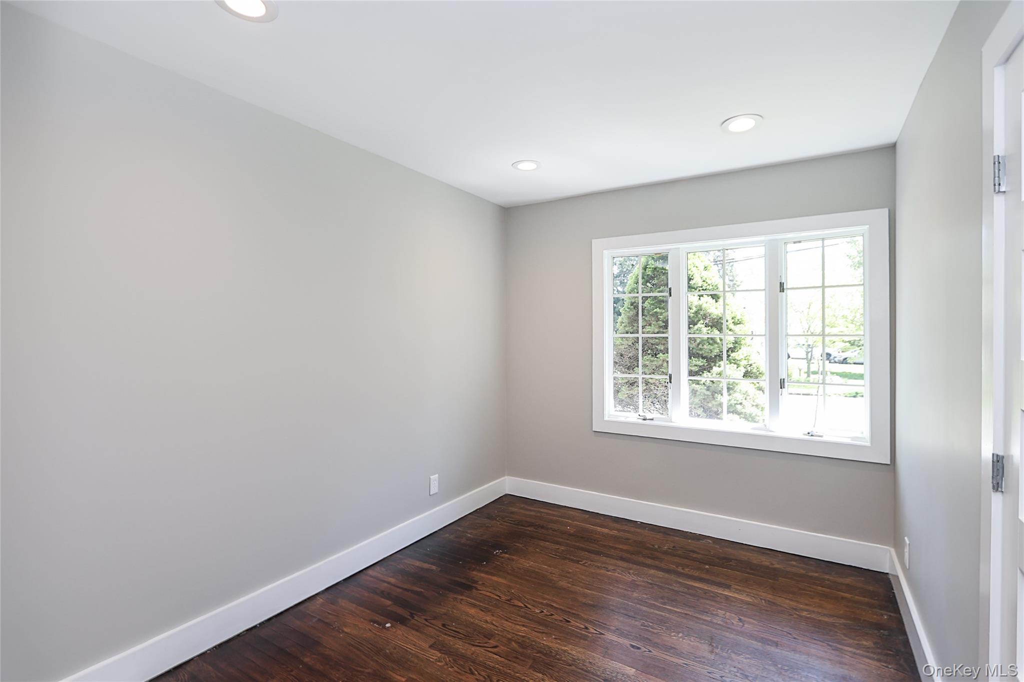 5 Mapletree Lane — photo 17