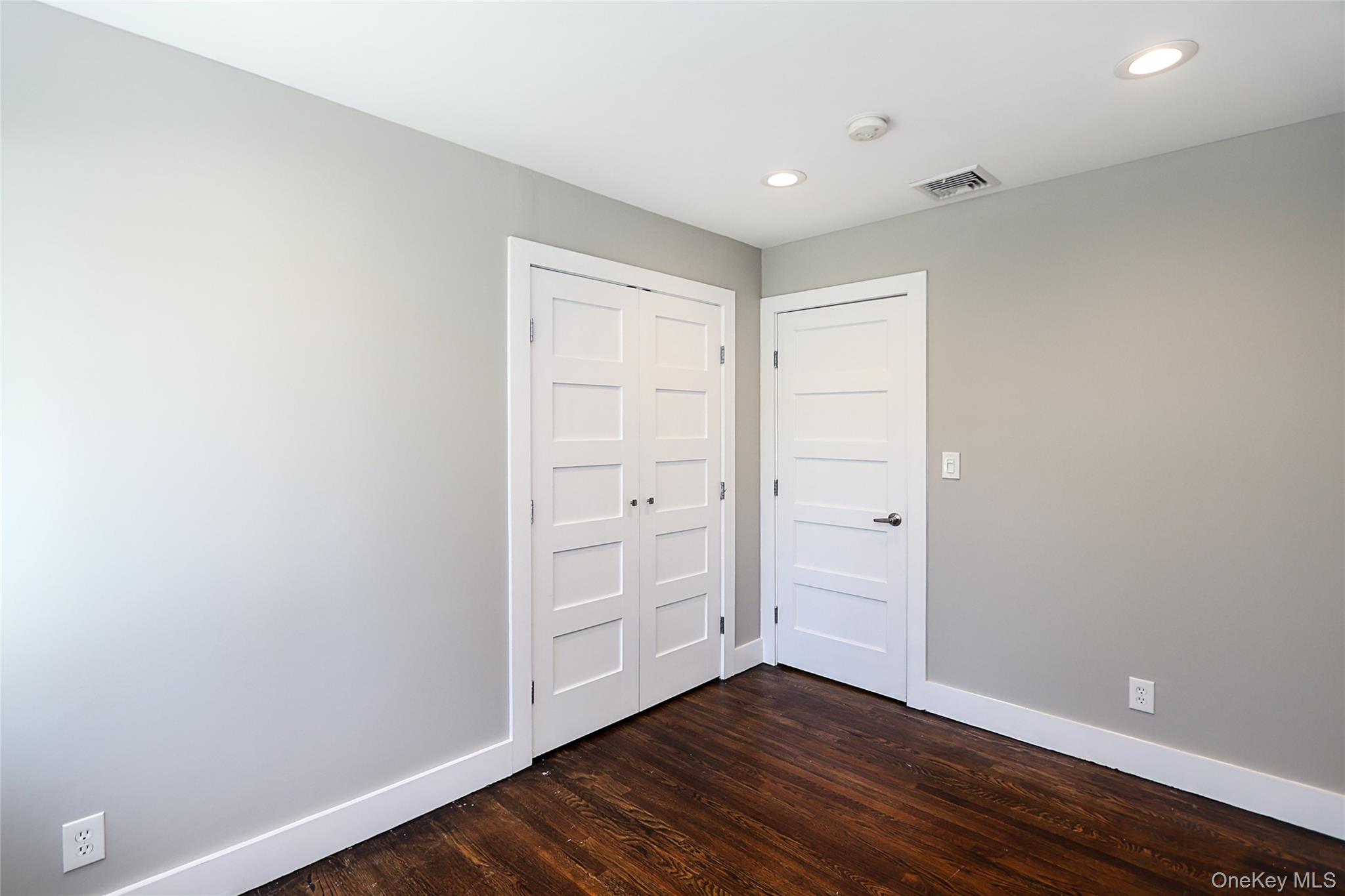5 Mapletree Lane — photo 18