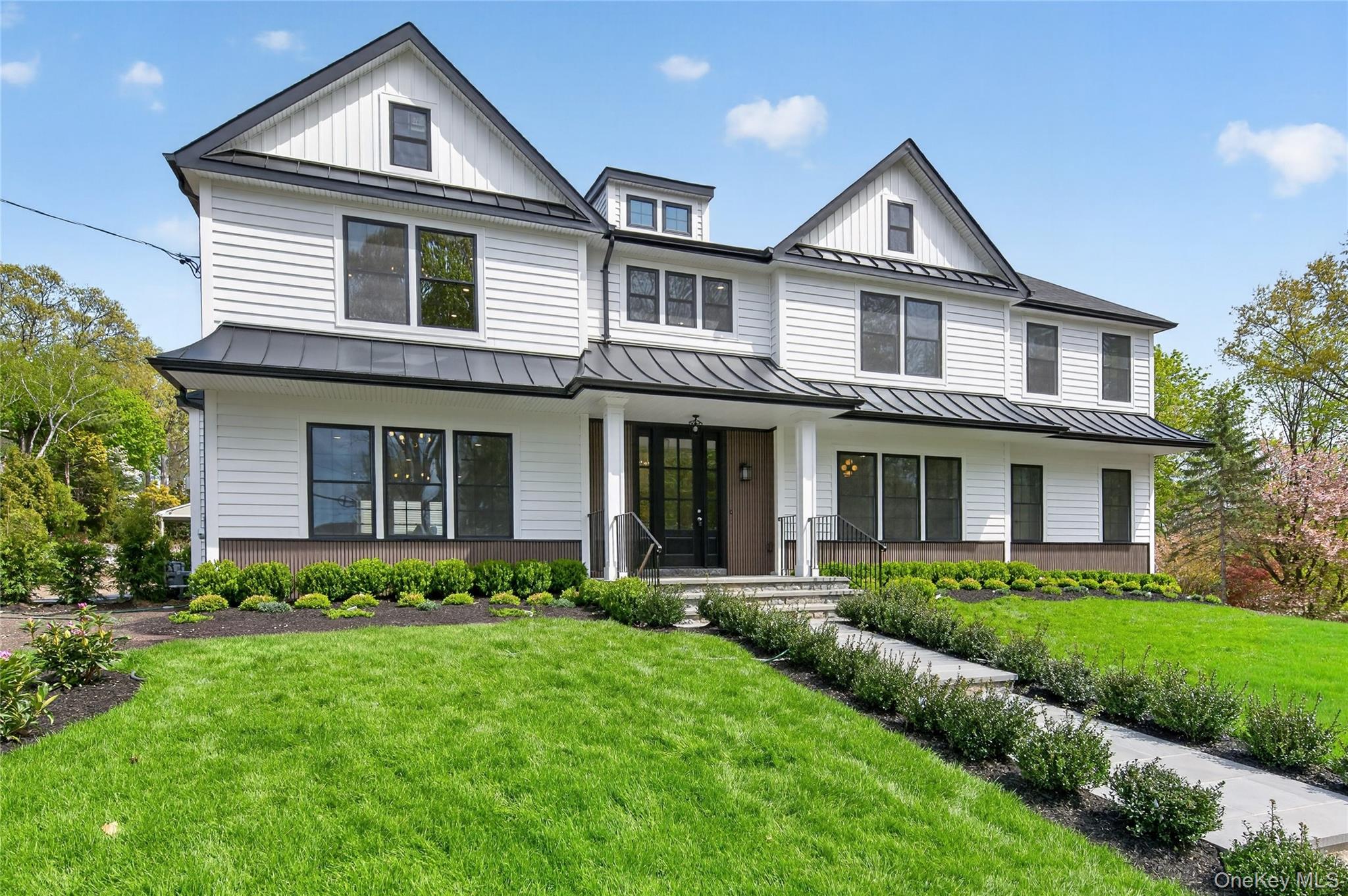 15 Ridge Drive, Port Washington