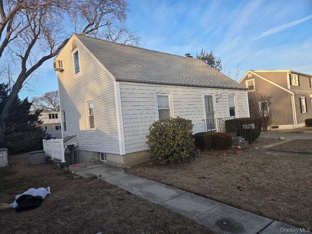 12 Carson Street, Bethpage
