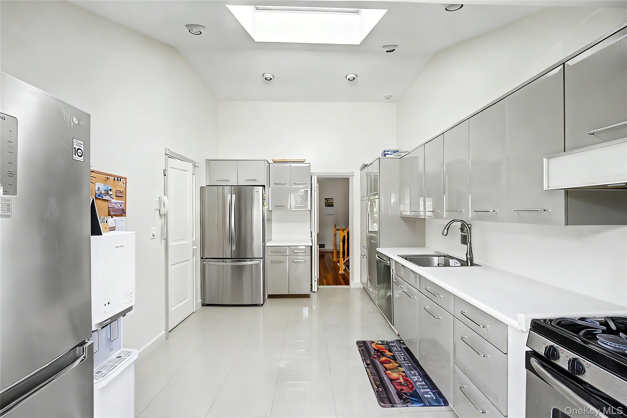 105 Serpentine Lane — photo 11
