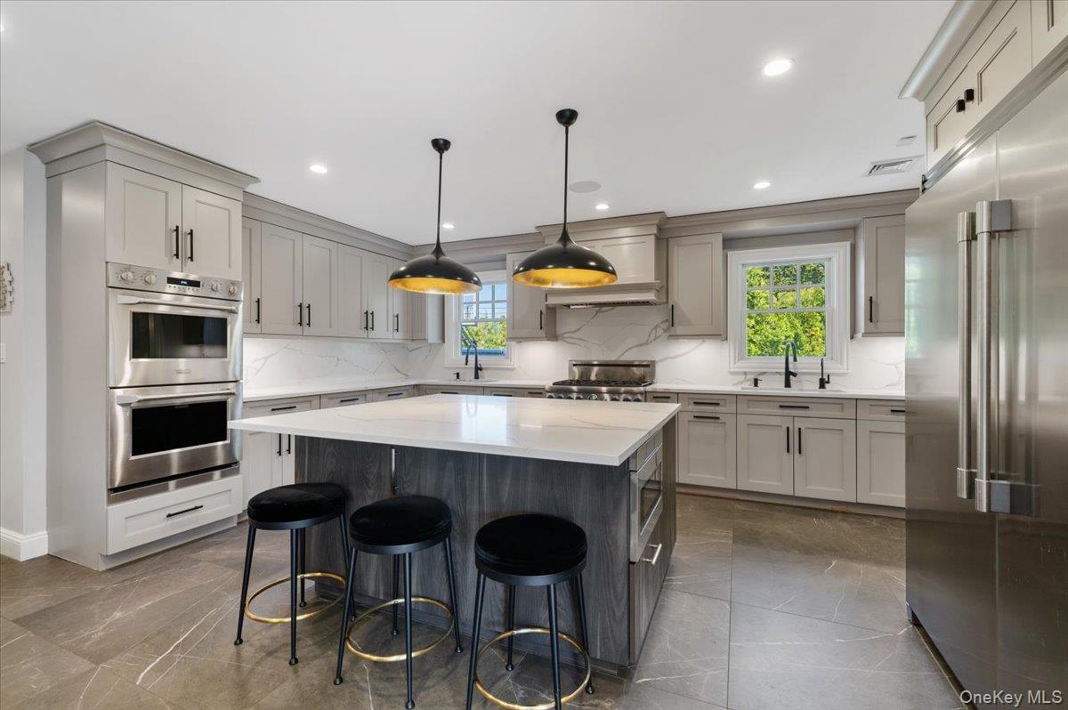 205 Hewlett Neck Road — photo 12