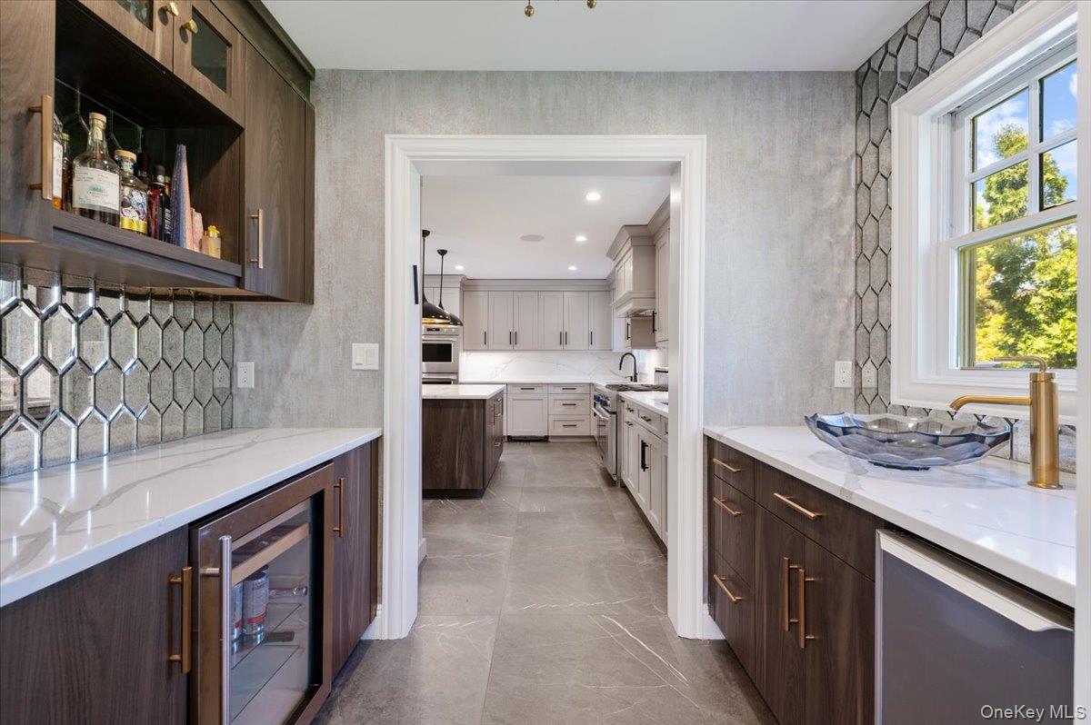 205 Hewlett Neck Road — photo 14