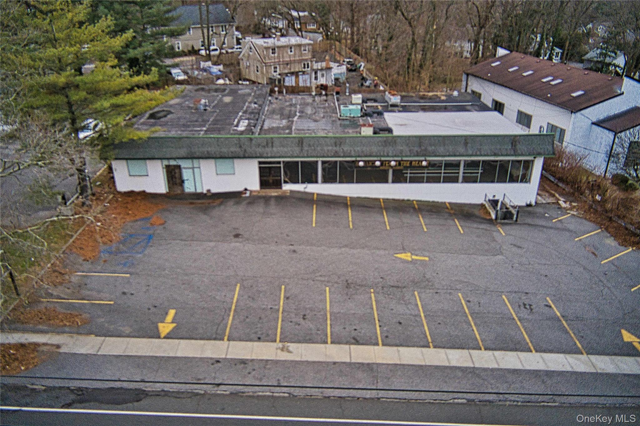 80 Main Street, Huntington