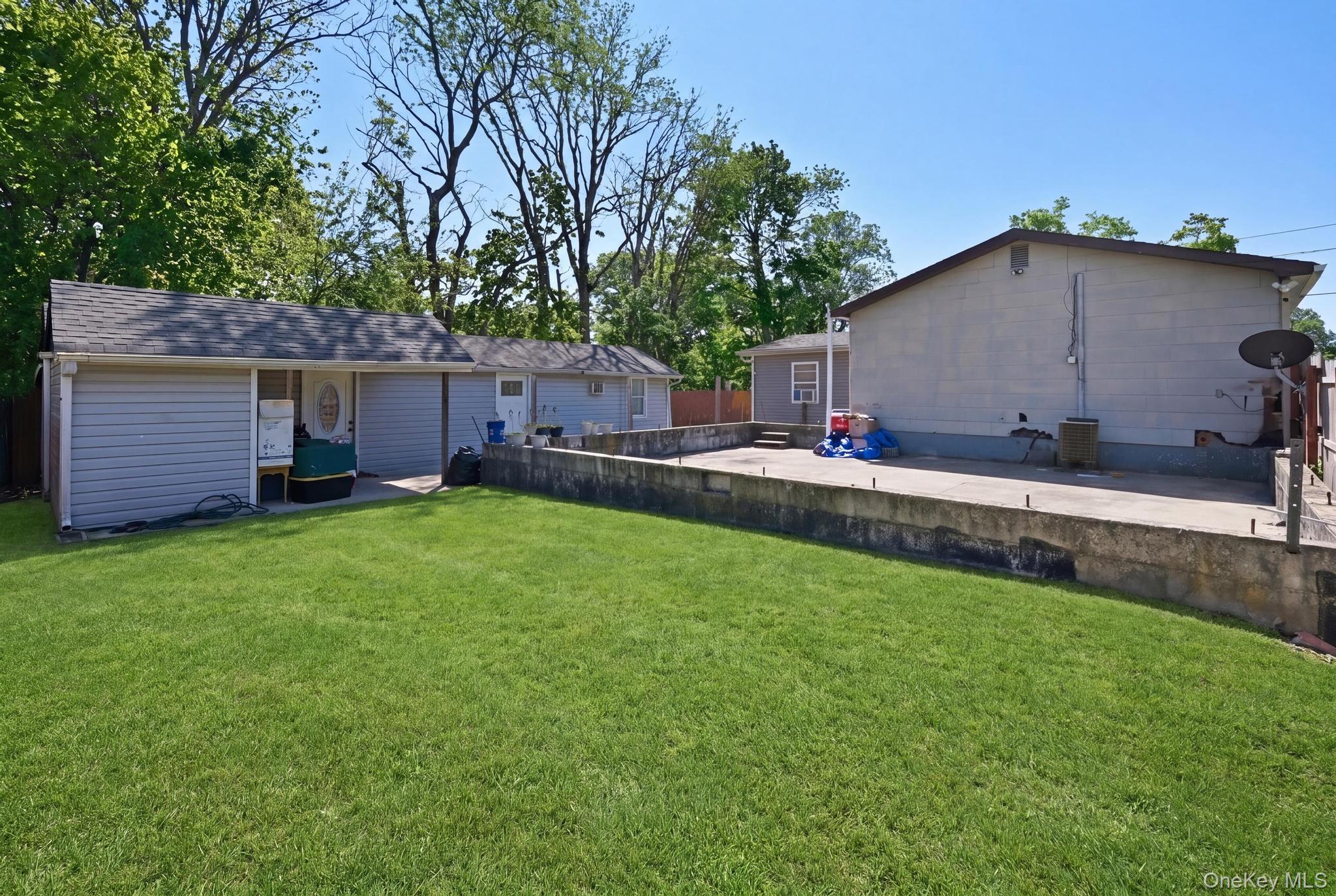 683 Broadway — photo 15