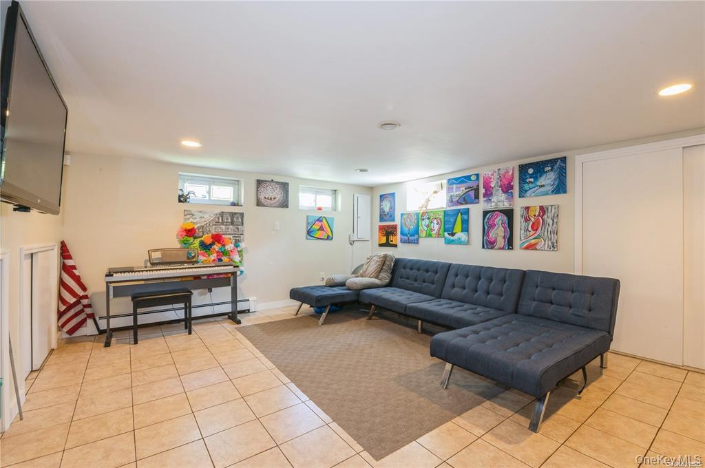 1040 Cedarhurst Street — photo 13