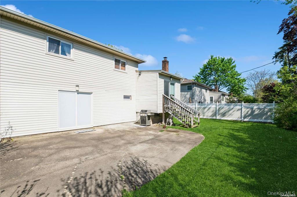 1040 Cedarhurst Street — photo 17