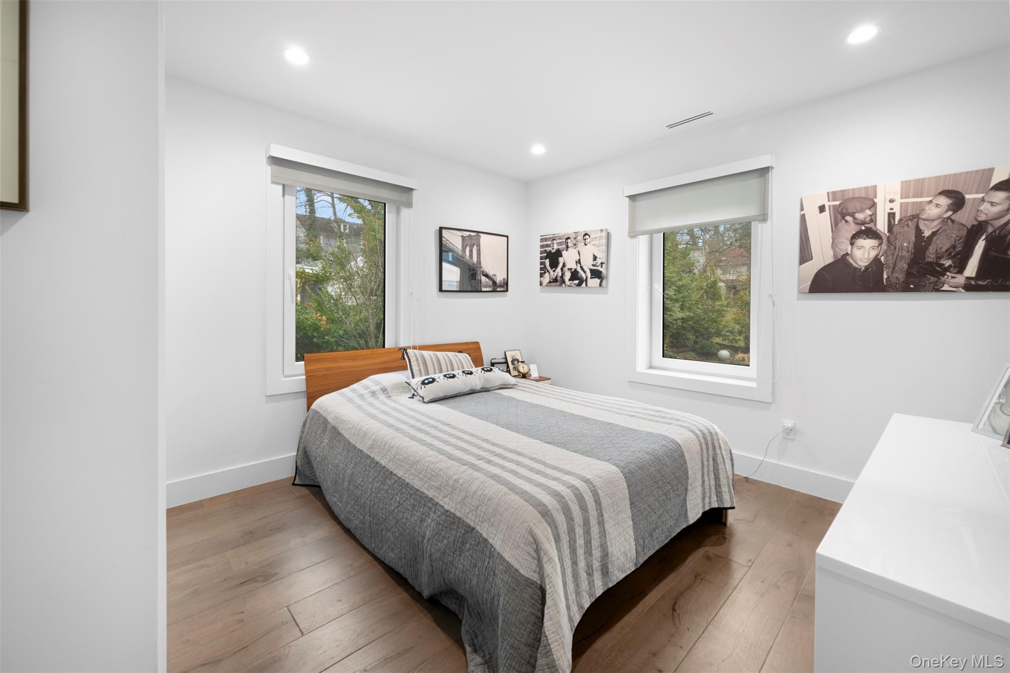 2 Hewlett Place — photo 31