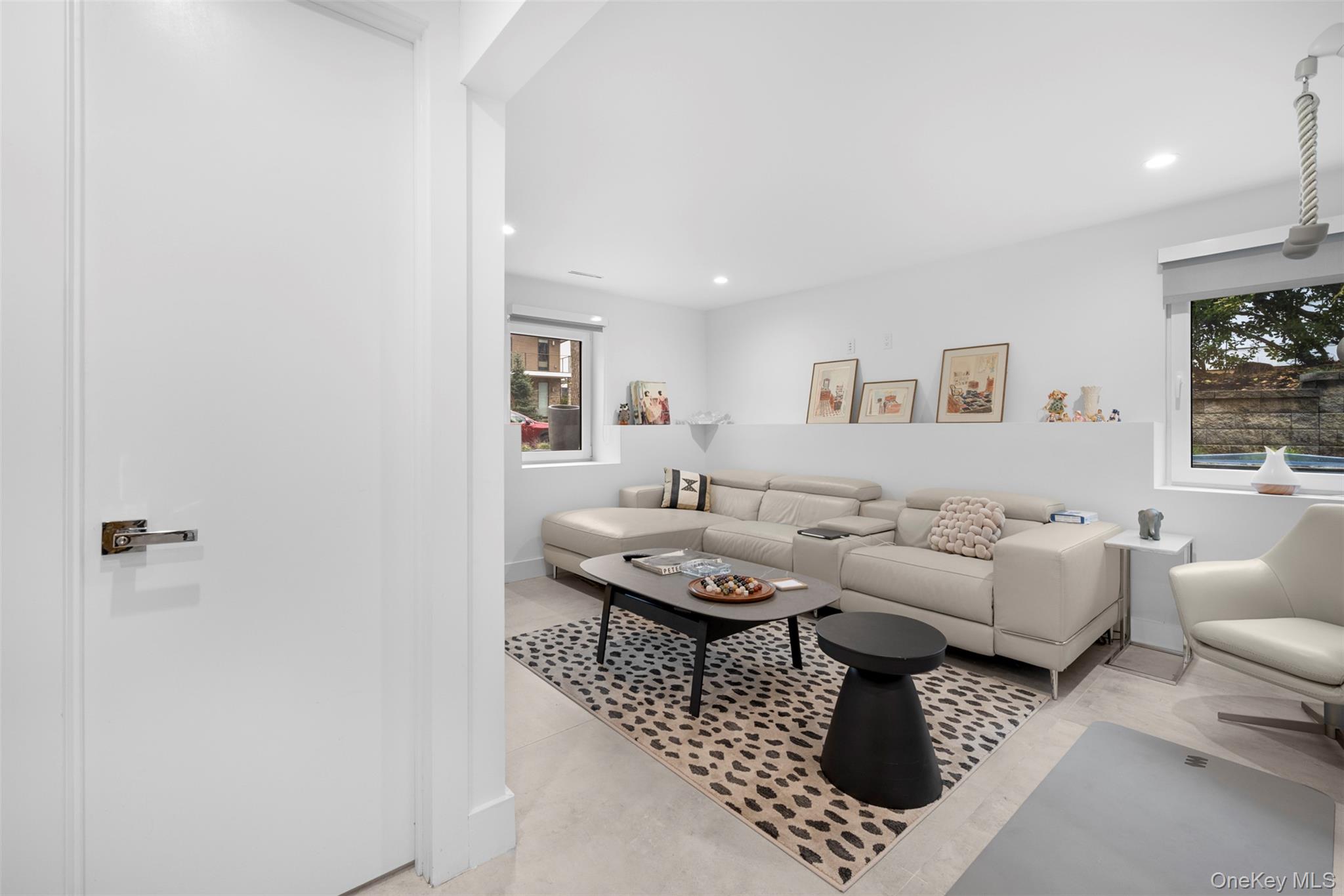 2 Hewlett Place — photo 34