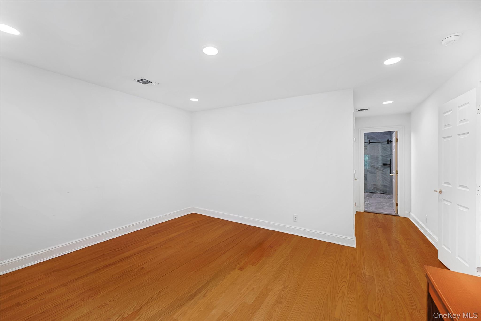 14 Belvedere Court — photo 29