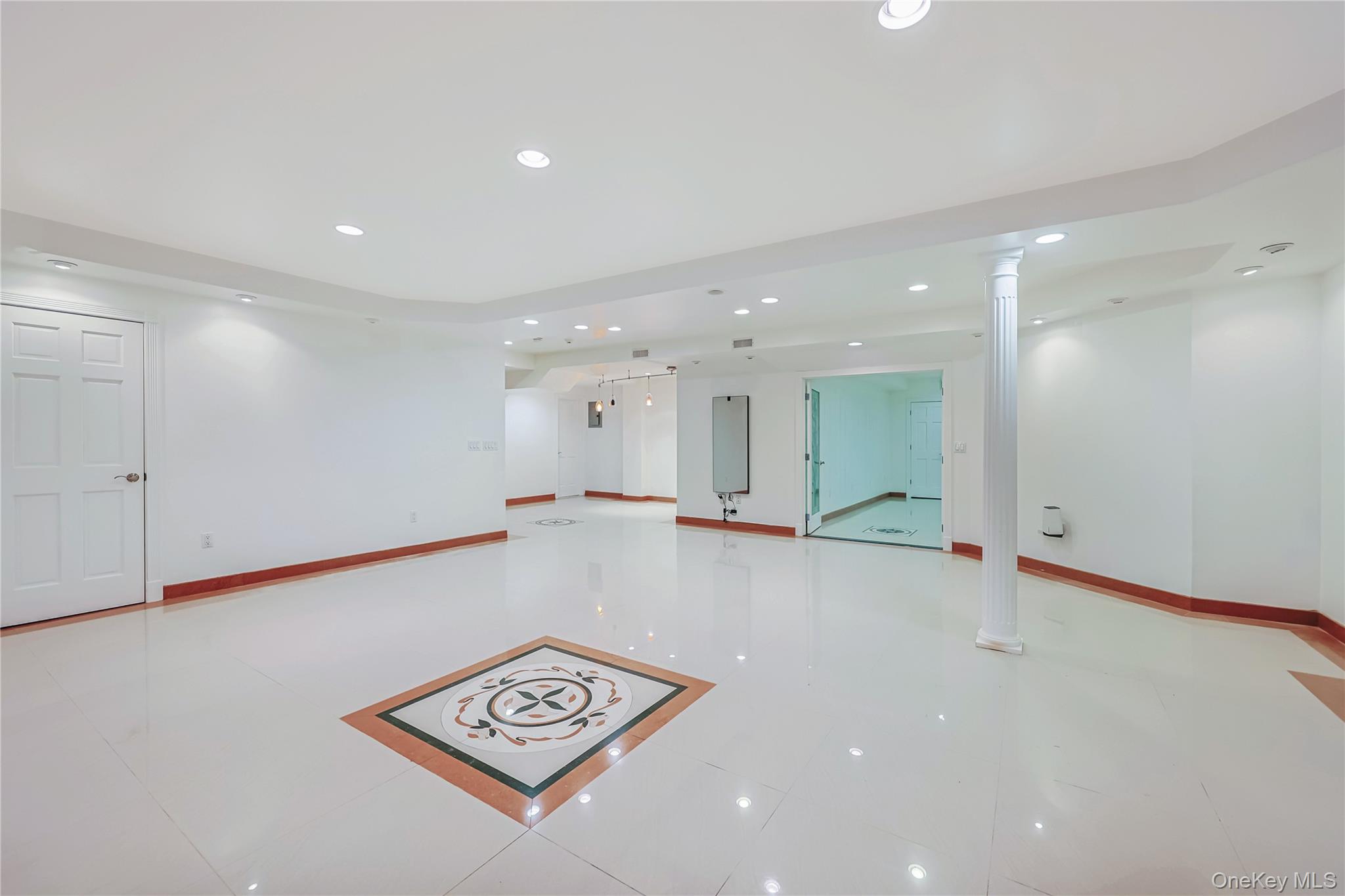 14 Belvedere Court — photo 36