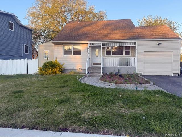 675 Long Beach Avenue, Freeport