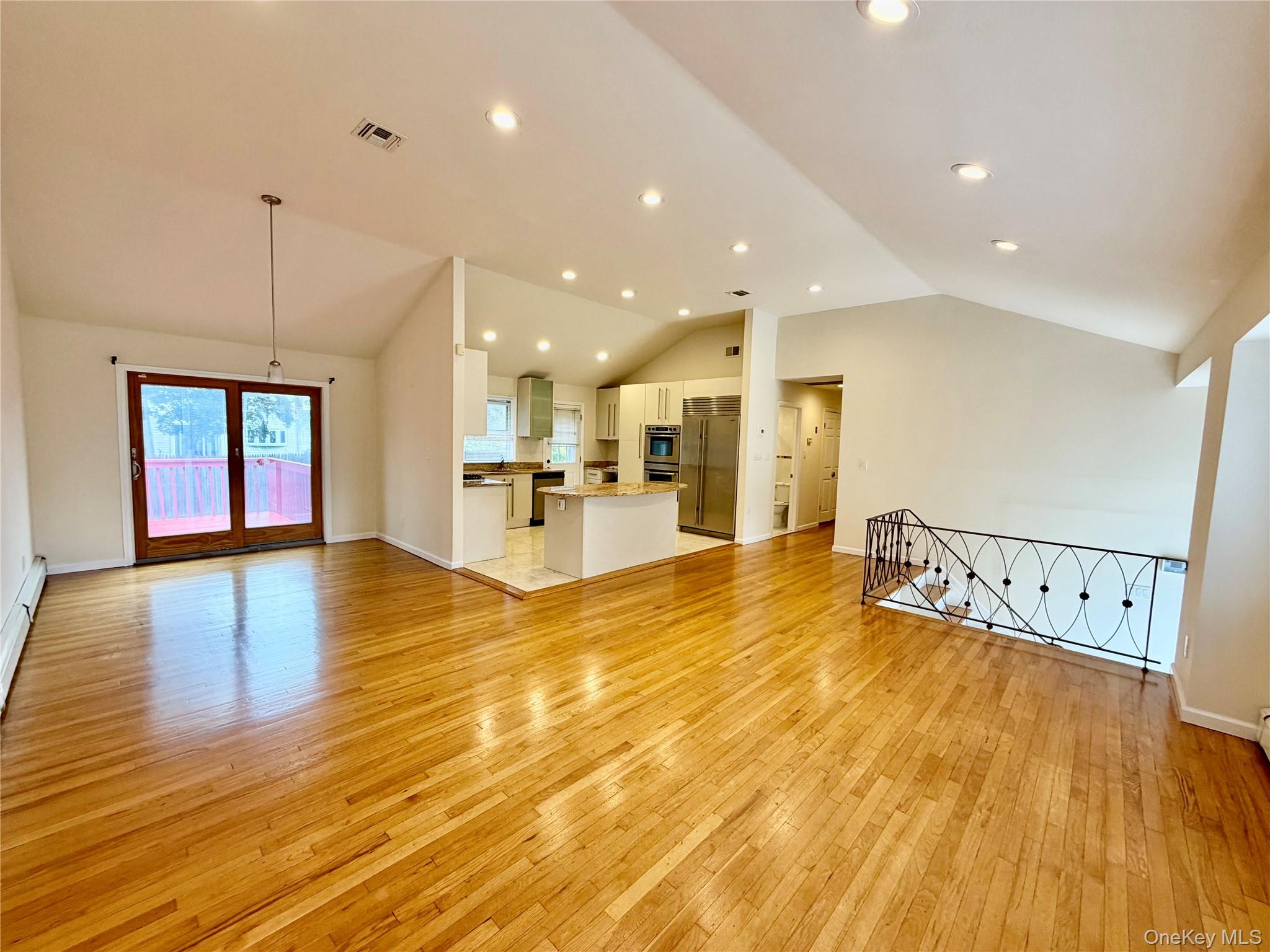 5 ELM Street — photo 3