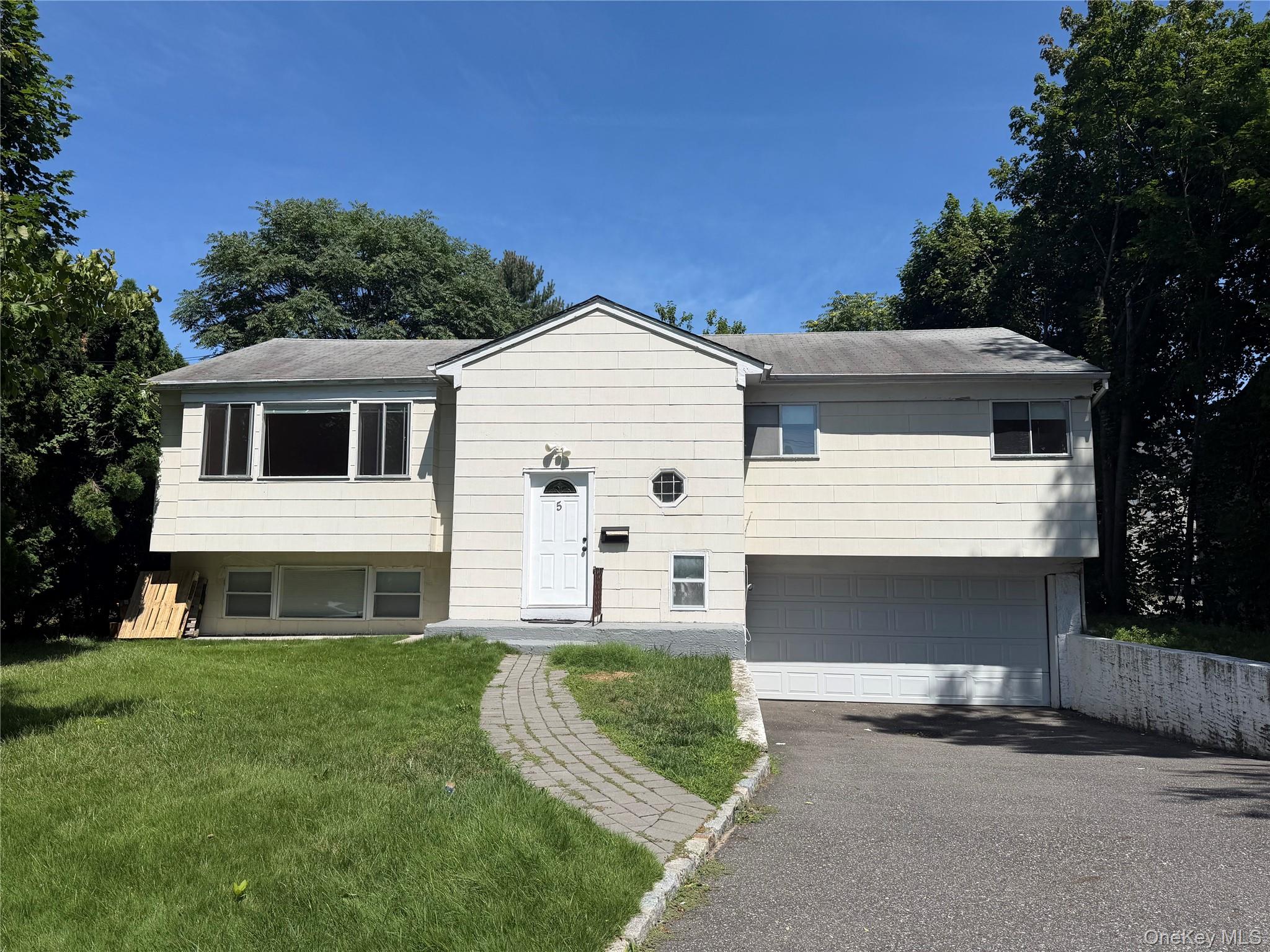 5 ELM Street, Great Neck