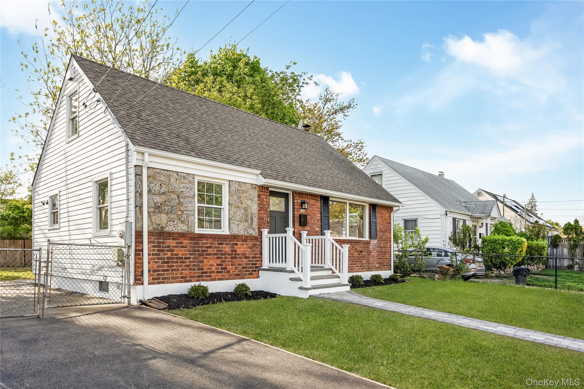 728 Martin Drive — photo 3