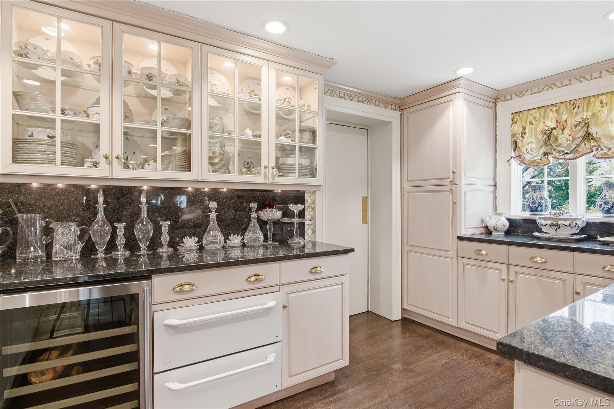 285 Piping Rock Road — photo 11