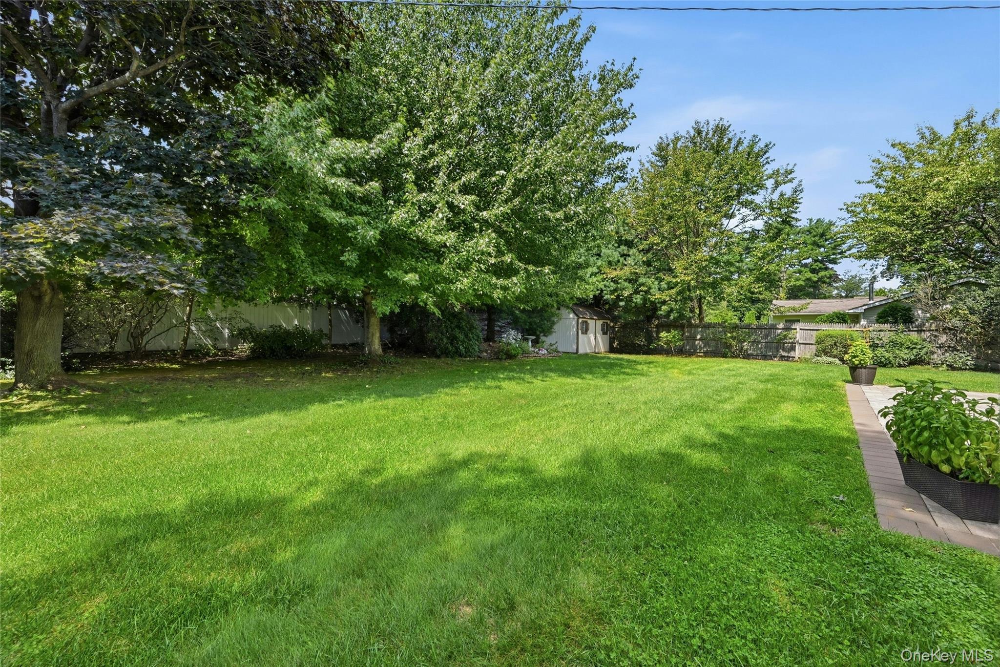 20 Hastings Drive — photo 31