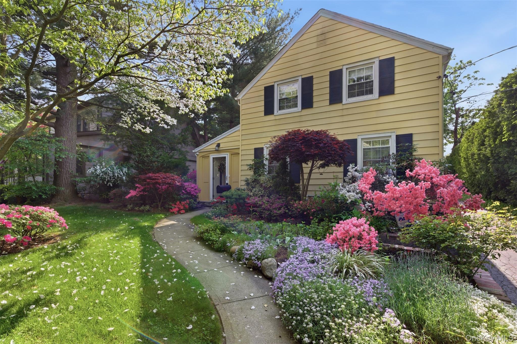 47 Onderdonk Avenue, Manhasset