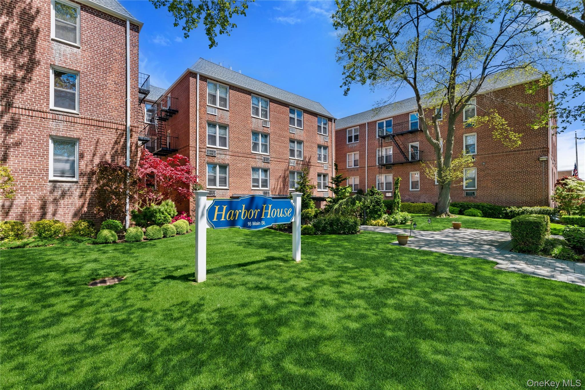 16 Main Street #2K, East Rockaway