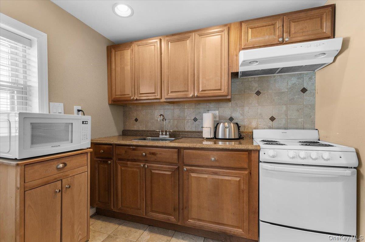 2968 Islip Court — photo 25