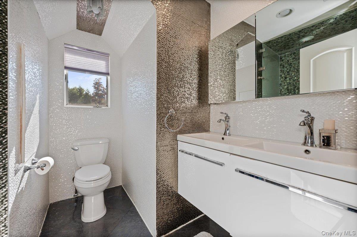 5 Twin Ponds Street — photo 32