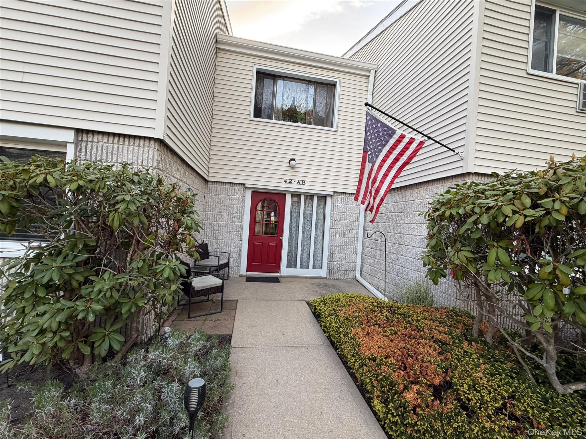 42 Richmond Boulevard #1B, Ronkonkoma