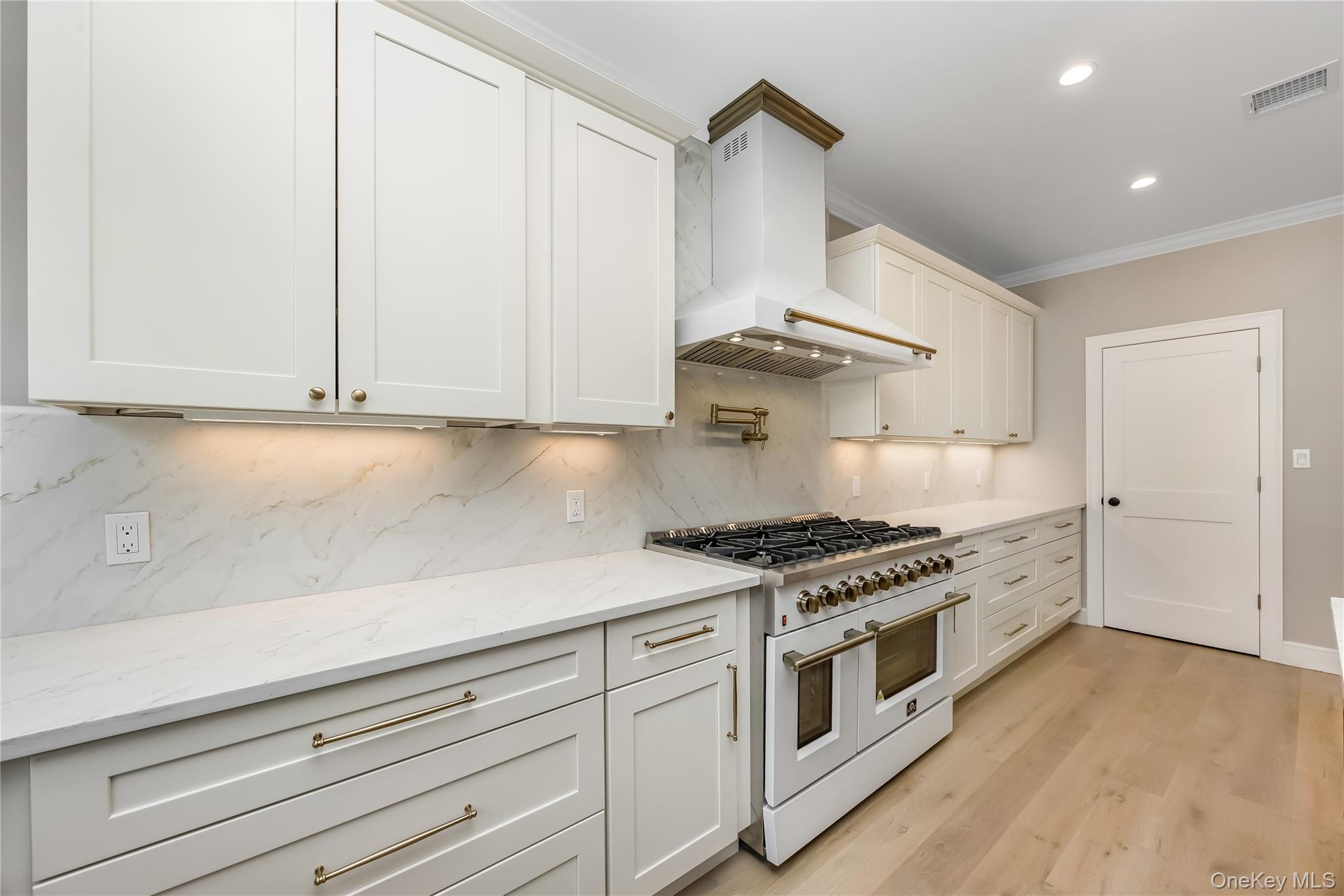224 Oconnell Street — photo 16