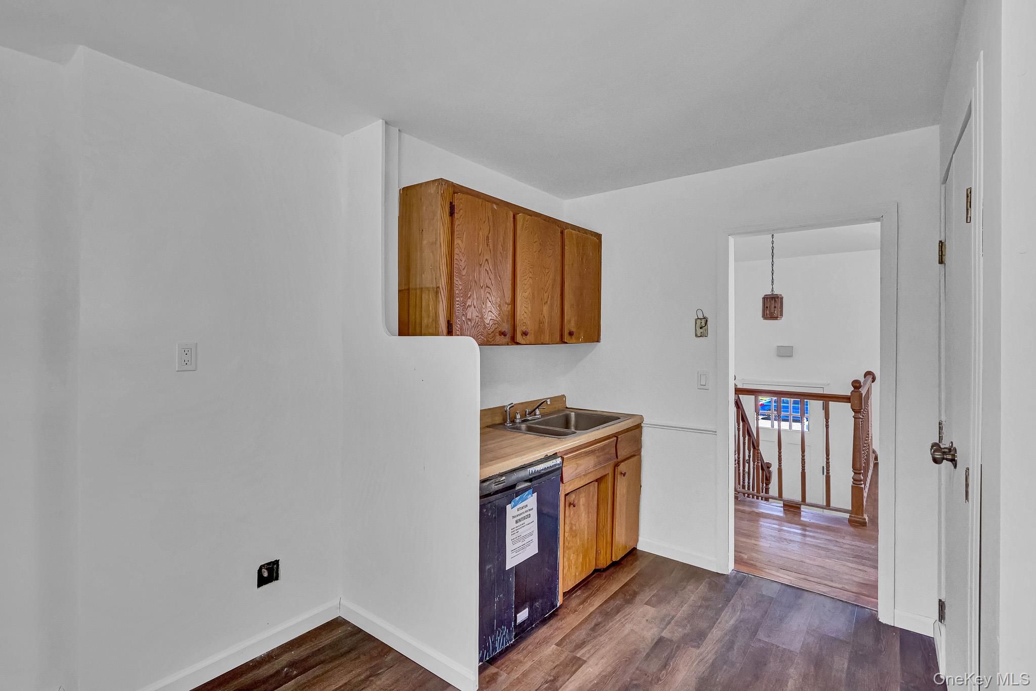 335 Babylon Street — photo 10