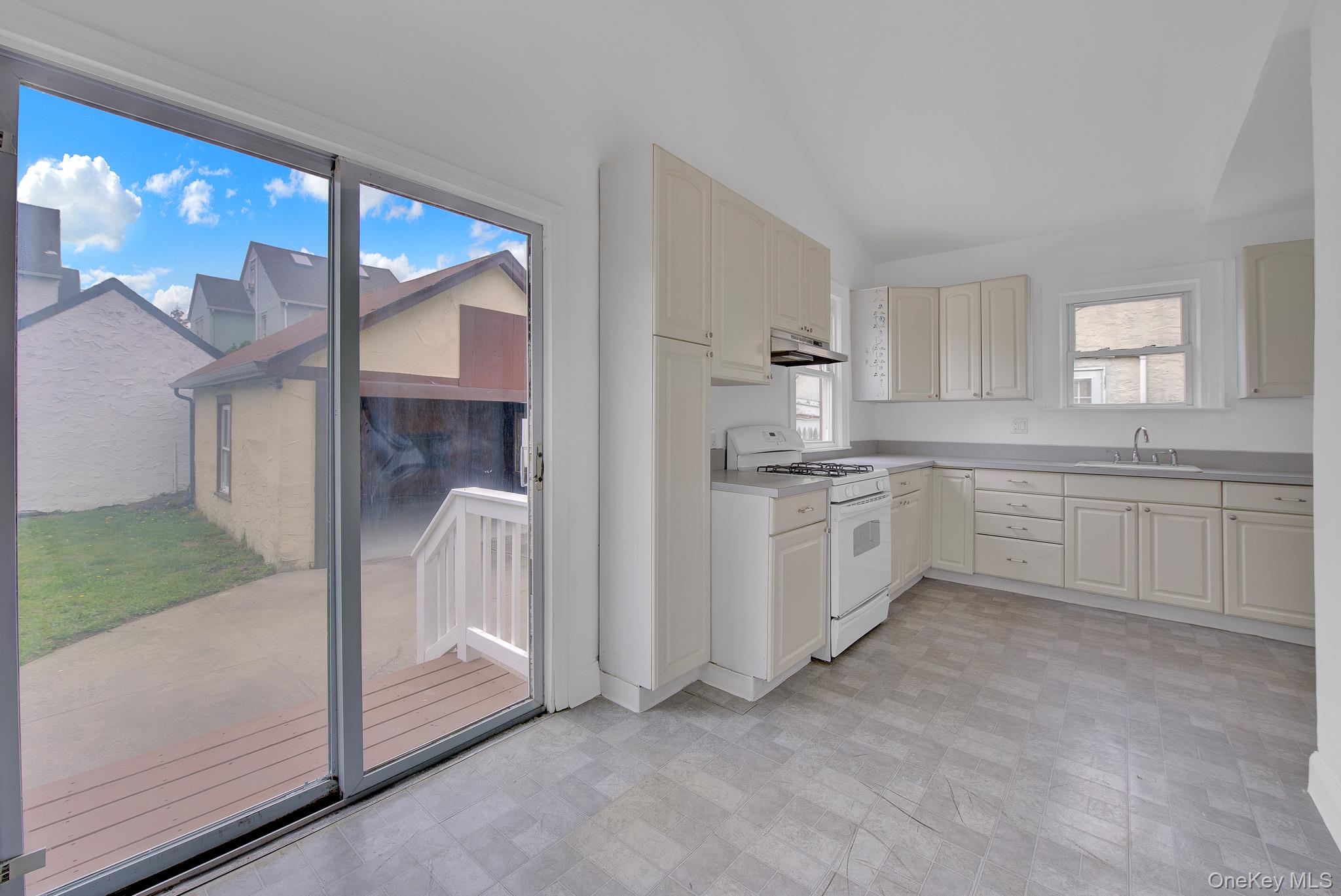 234 Sycamore Street — photo 10