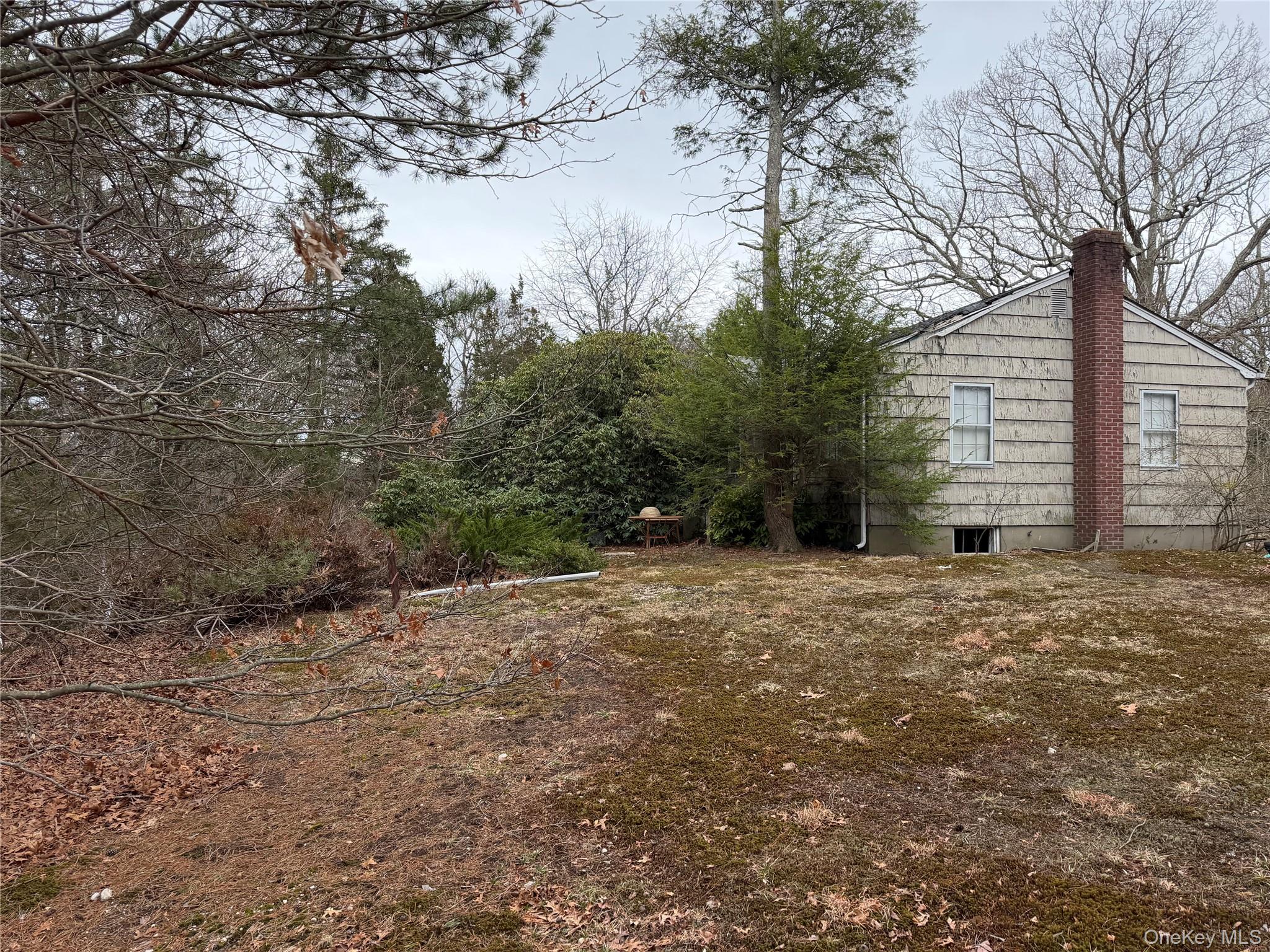 171 Stony Hollow Road, Greenlawn