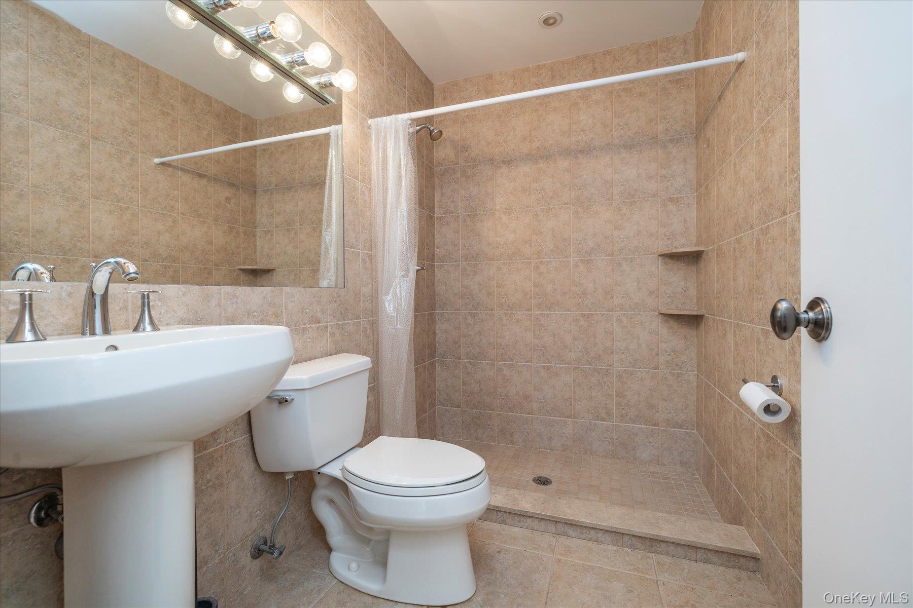 33 Bath Street — photo 16