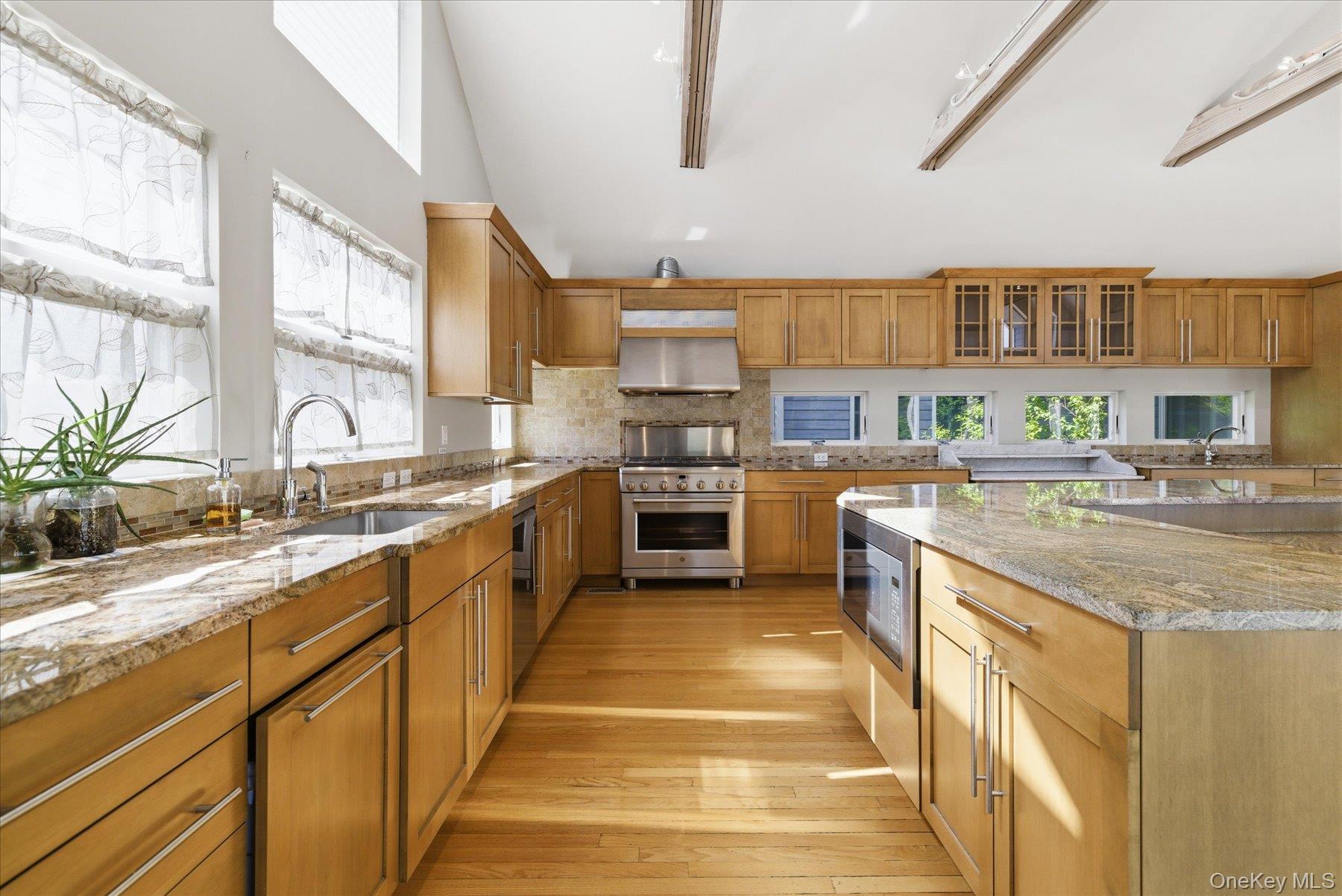 33 Bath Street — photo 6