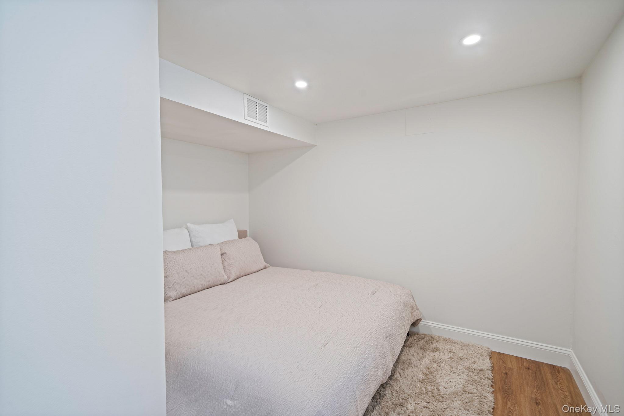 8 Wood Haven Place — photo 31