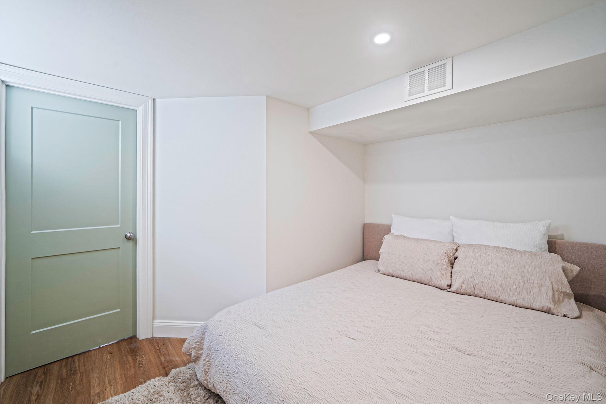 8 Wood Haven Place — photo 32