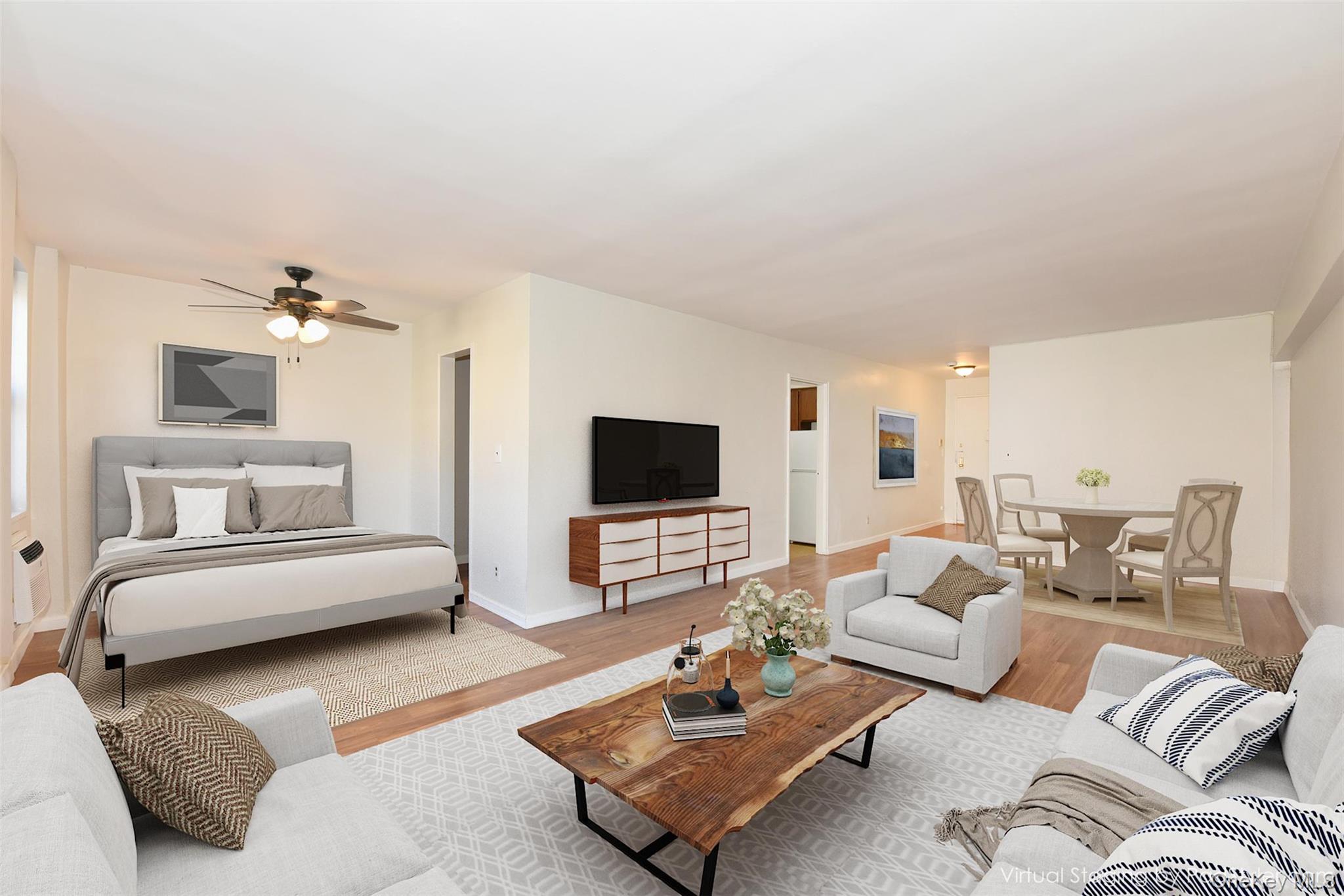4 Birchwood Court #2P, Mineola