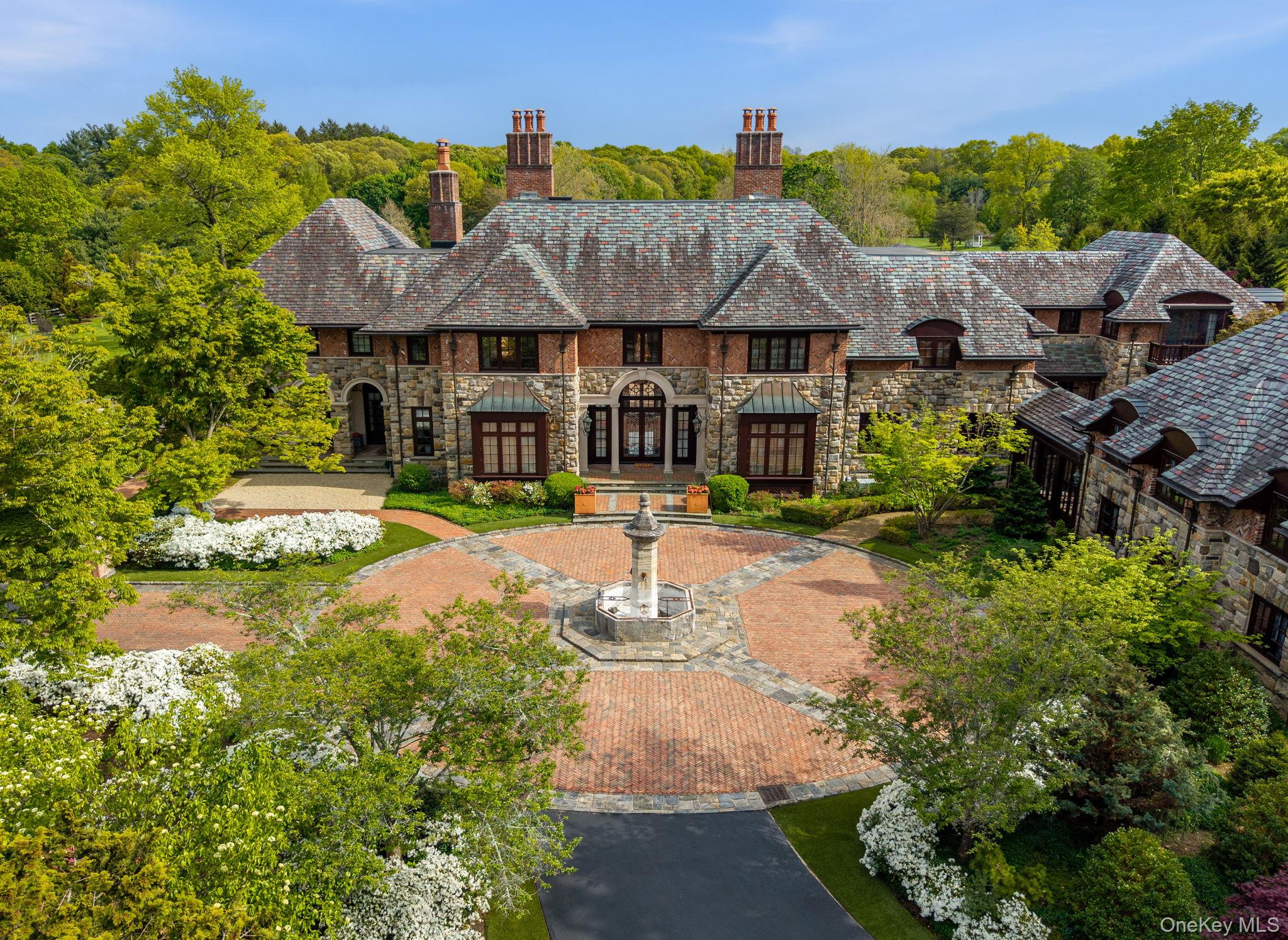 1 Applewood Estate — photo 2