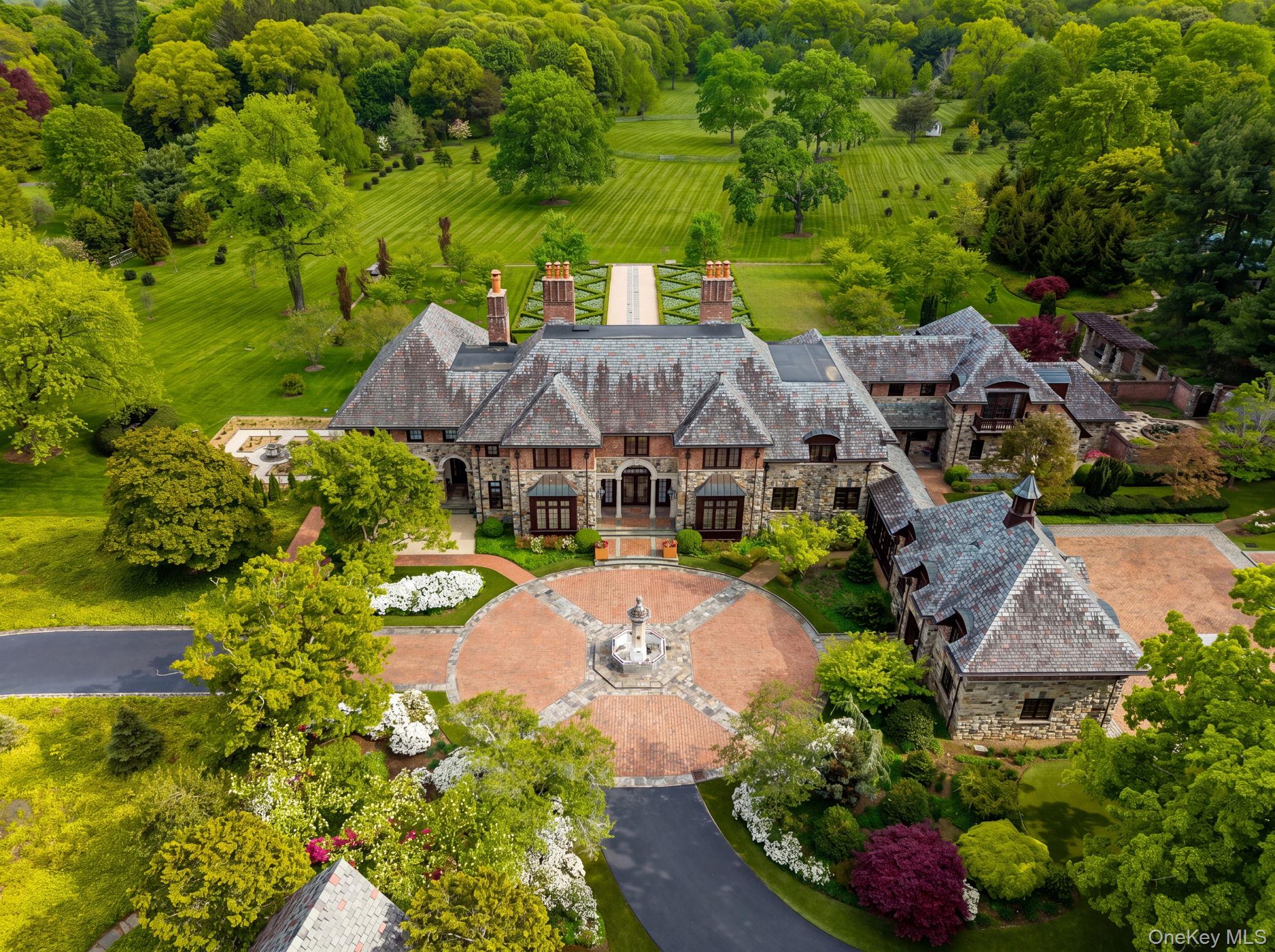 1 Applewood Estate, Upper Brookville