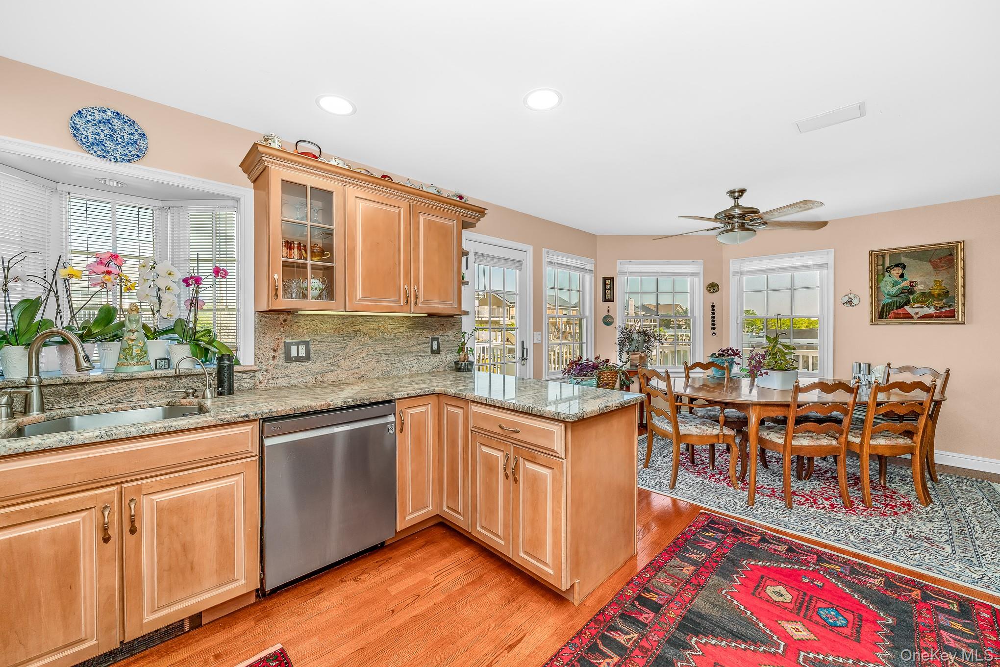 2683 Peconic Avenue — photo 13