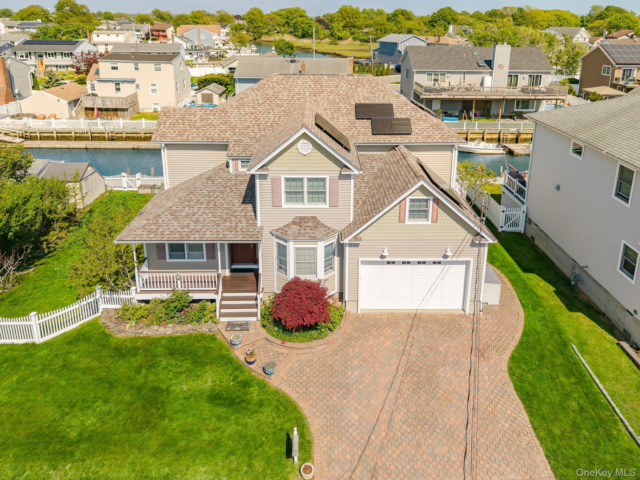 2683 Peconic Avenue — photo 41