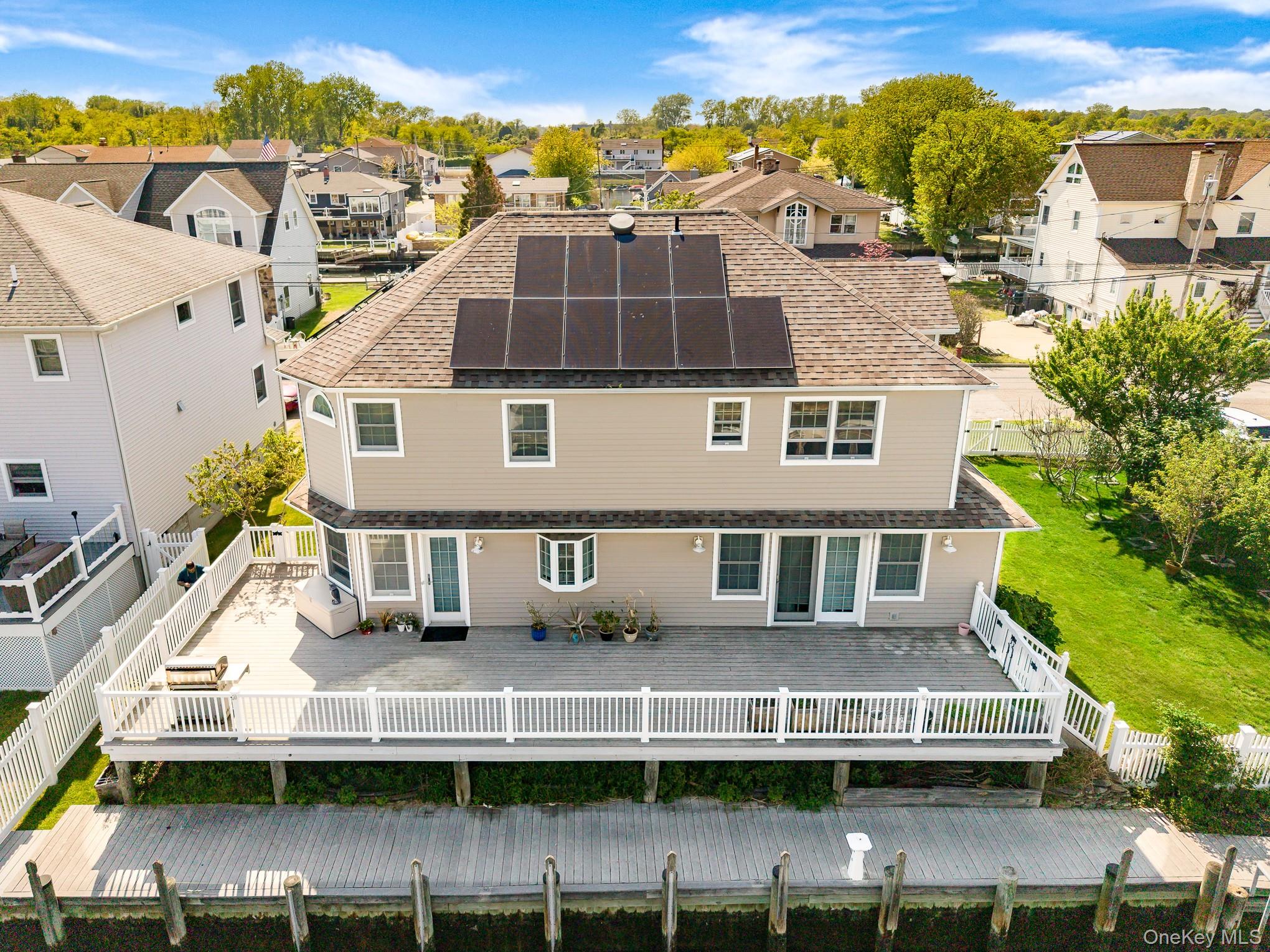 2683 Peconic Avenue — photo 47