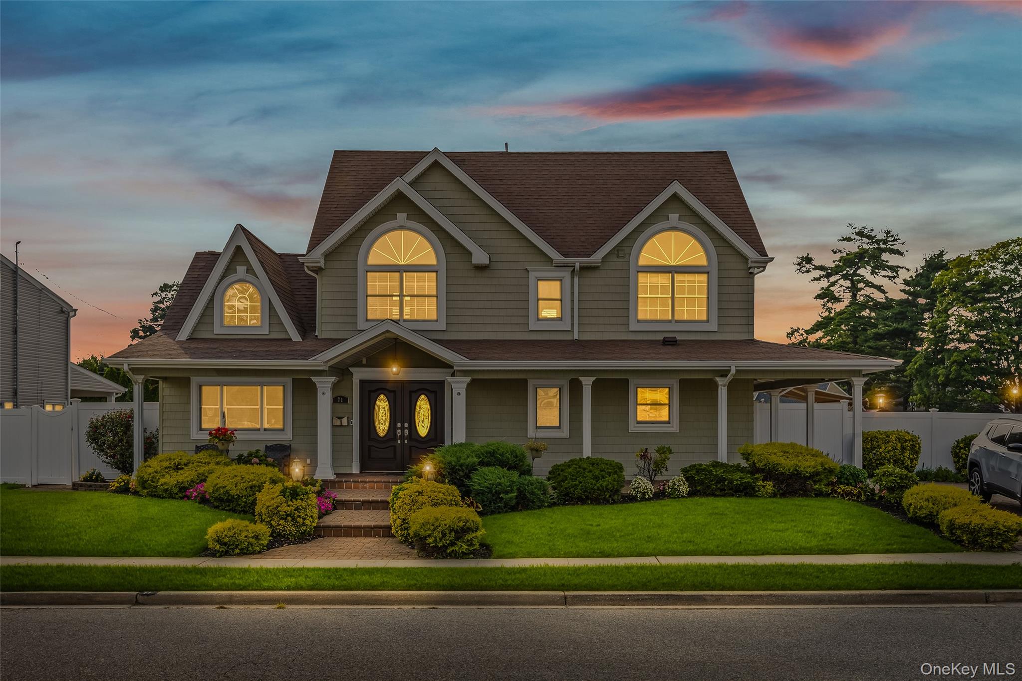 71 Swing Lane, Levittown