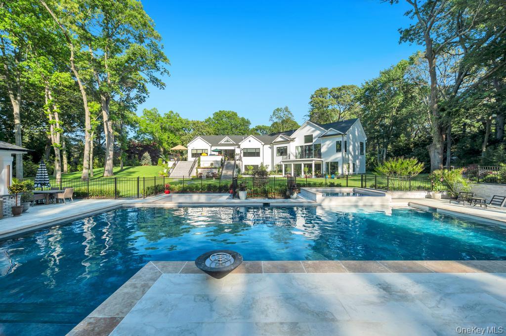 2 Chelmsford Drive, Muttontown